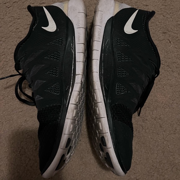 Men’s Nike Free 5.0 Athletic Shoes - Picture 4 of 5